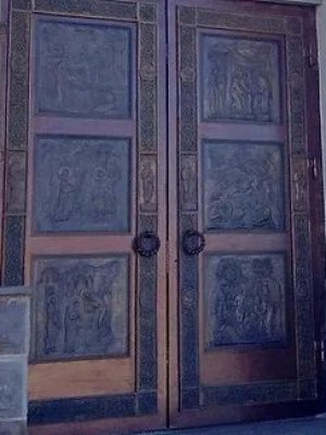 Церковные двери